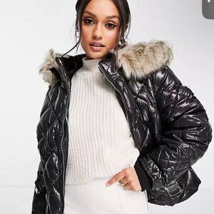 NWT!! River Island Patent Quilted Puffer Coat with Faux Fur hood in Black